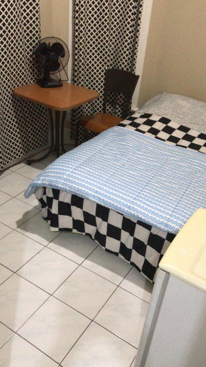 Monthly University Apartment-Elizabeth Торонто Екстер'єр фото