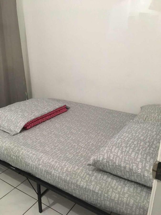 Monthly University Apartment-Elizabeth Торонто Екстер'єр фото
